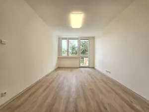 Pronájem bytu 2+kk, Praha - Hostivař, Sáňkařská, 40 m2
