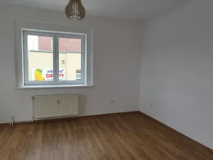 Pronájem bytu 2+1, Praha - Vysočany, Poděbradská, 77 m2