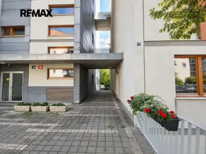 Prodej bytu 1+kk, Praha - Strašnice, Názovská, 35 m2