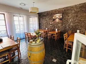 Pronájem obchodního prostoru, Kolín, Na Hradbách, 164 m2