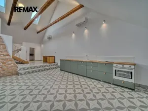 Pronájem atypického bytu, Kutná Hora, Kollárova, 123 m2