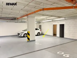 Pronájem garážového stání, Praha - Pitkovice, Mecháčková, 20 m2