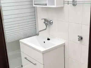 Pronájem bytu 2+kk, Praha - Kobylisy, Bojasova, 45 m2