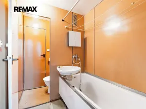 Prodej bytu 4+1, Karlovy Vary, Modenská, 77 m2