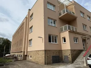 Pronájem kanceláře, Praha - Žižkov, U zásobní zahrady, 80 m2