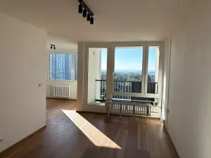 Pronájem bytu 2+kk, Praha - Kobylisy, Taussigova, 60 m2