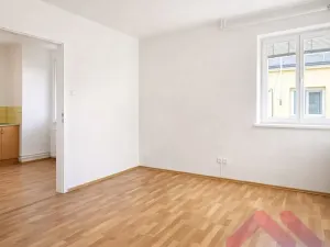 Pronájem bytu 2+kk, Praha - Řepy, Čistovická, 37 m2