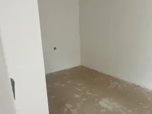 Dražba činžovního domu, Komorní Lhotka, 1000 m2