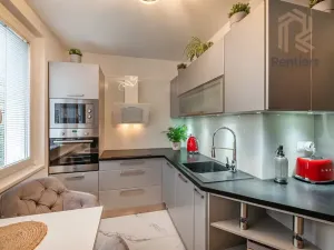 Prodej bytu 4+1, Mariánské Lázně, Na Třešňovce, 80 m2