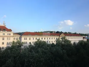 Prodej bytu 4+1, Praha - Dejvice, Evropská, 142 m2