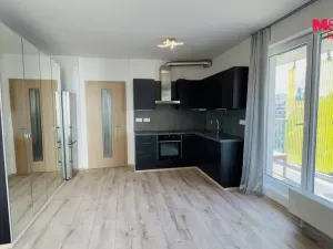 Pronájem bytu 1+kk, Praha, Počernická, 42 m2