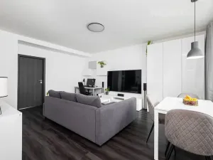 Prodej bytu 2+kk, Pardubice, Stavbařů, 53 m2