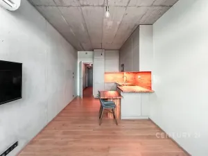 Pronájem bytu 1+kk, Praha - Vysočany, Kolbenova, 33 m2