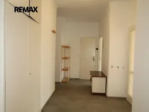 Pronájem bytu 2+1, Praha - Podolí, Podolská, 67 m2