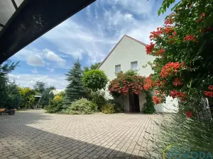 Pronájem bytu 2+kk, Holice, Hradecká, 54 m2
