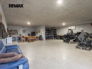 Prodej vily, Králův Dvůr, Pod Lesem, 486 m2