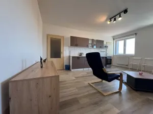 Pronájem bytu 1+kk, Pardubice, Chrudimská, 35 m2