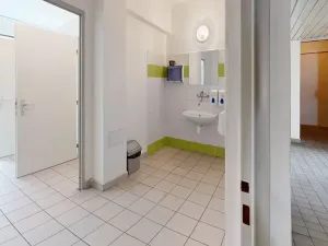 Pronájem kanceláře, Hradec Králové, Akademika Bedrny, 602 m2