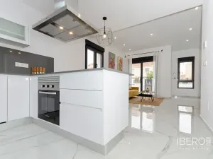 Prodej vily, Torrevieja, Španělsko, 95 m2