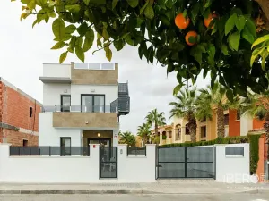 Prodej vily, Torrevieja, Španělsko, 95 m2
