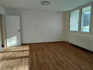 Pronájem bytu 3+1, Praha, Pujmanové, 75 m2