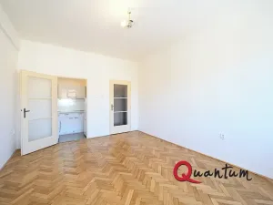Pronájem bytu 1+kk, Praha - Holešovice, Veverkova, 29 m2