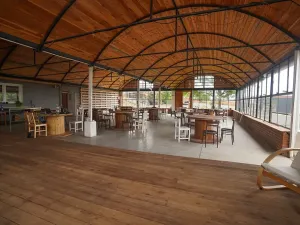 Prodej zemědělského objektu, Bžany, 1700 m2