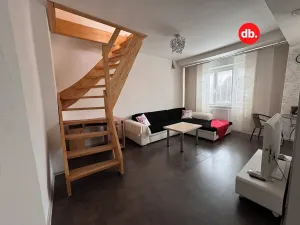Pronájem bytu 2+kk, Karlovy Vary, Závodu míru, 60 m2