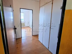 Prodej bytu 1+kk, Praha - Kamýk, Písnická, 32 m2