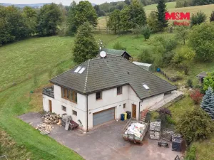 Prodej rodinného domu, Bernartice, 226 m2