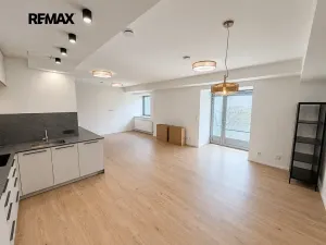 Prodej kanceláře, Slavkov u Brna, 81 m2