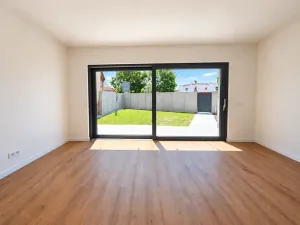 Prodej vícegeneračního domu, Šestajovice, Komenského, 275 m2