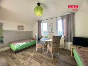 Pronájem rodinného domu, Dobrovice, Komenského, 16 m2