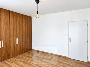 Pronájem bytu 2+kk, Roztoky, V Solníkách, 45 m2