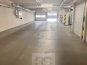 Pronájem garážového stání, Praha - Kunratice, Za valem, 15 m2