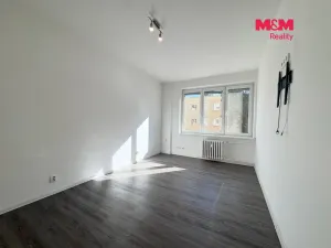 Pronájem bytu 2+kk, Pardubice - Zelené Předměstí, Benešovo náměstí, 49 m2