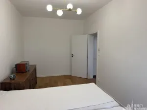 Pronájem bytu 2+kk, Praha - Vršovice, Petrohradská, 49 m2