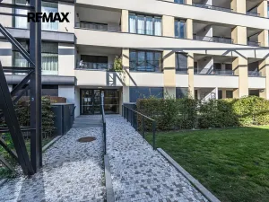 Pronájem bytu 2+kk, Praha - Holešovice, Jankovcova, 60 m2