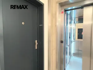 Pronájem bytu 1+kk, Praha - Smíchov, Podbělohorská, 39 m2