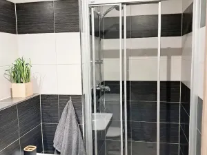 Pronájem bytu 1+kk, Praha - Střížkov, Zakšínská, 30 m2