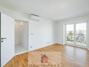 Pronájem bytu 4+kk, Praha - Komořany, Pod lesem, 343 m2