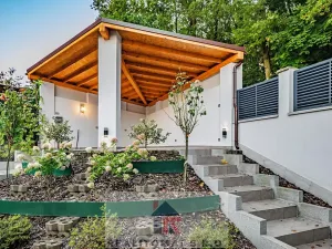 Prodej rodinného domu, Praha - Komořany, Pod lesem, 325 m2