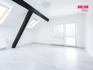 Pronájem obchodního prostoru, Nový Bor, Tržní náměstí, 108 m2