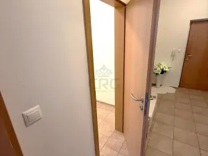 Prodej bytu 2+kk, Brno - Žebětín, Novodvorská, 53 m2