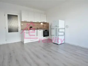 Pronájem bytu 1+kk, Praha - Kobylisy, Kyselova, 25 m2