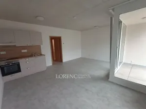 Pronájem bytu 2+kk, Veselí nad Moravou, náměstí Míru, 31 m2