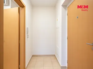 Pronájem bytu 1+kk, Hradec Králové - Nový Hradec Králové, Rybova, 36 m2