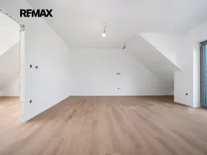 Prodej bytu 3+kk, Moravany, Květná, 108 m2