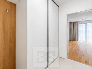 Prodej bytu 1+kk, Praha - Košíře, Starokošířská, 42 m2