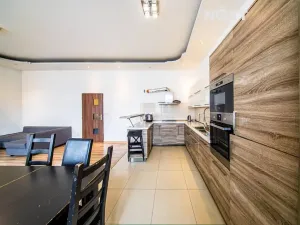 Prodej obchodního prostoru, Kardašova Řečice, nám. J. Hrubého, 550 m2